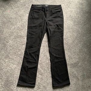 5 pocket. Zip fly button closure. Ann Taylor Loft jeans. Gently worn. Like new.